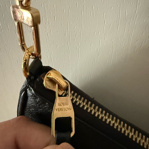 LV Monogram pouch - Picture 5 of 16
